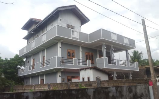 Two Story House for sale in Vithanaiyar Lane, Chundukkuli,Jaffna.