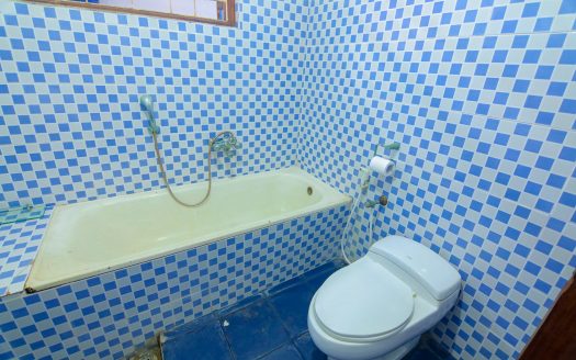 Famous and spacious Commercial Building For sale in Prime Location Jaffna.
