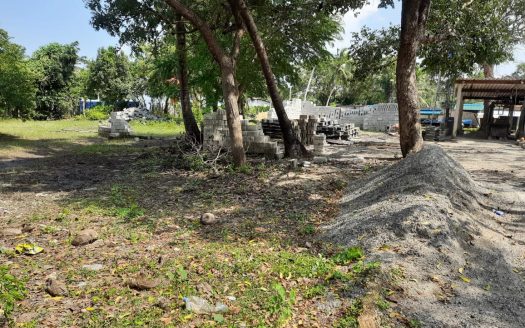 Land for sale in Columbuthurai