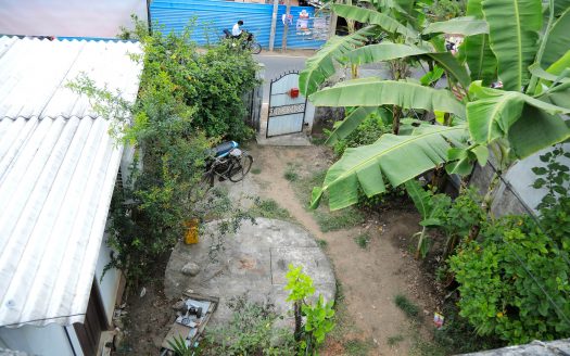 House with shop for sale in Kasthuriyar Road, Jaffna.