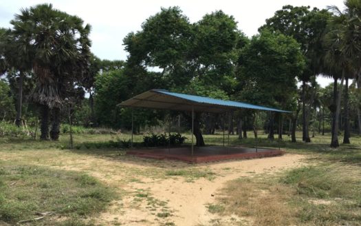 Land for sale in Meesalai