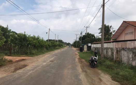 Road Facing land for sale at Navatkiri Puttur Road