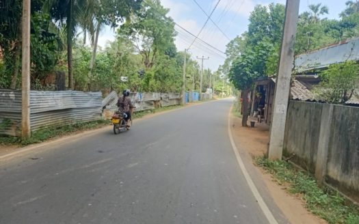Land for sale near the Sudhumalai Central Community Center