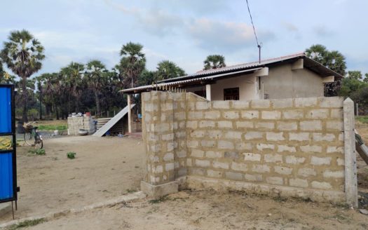 Land for sale with a newly built small house in eluthumadduval south erai