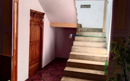 Land for sale with two houses in poonthoddam