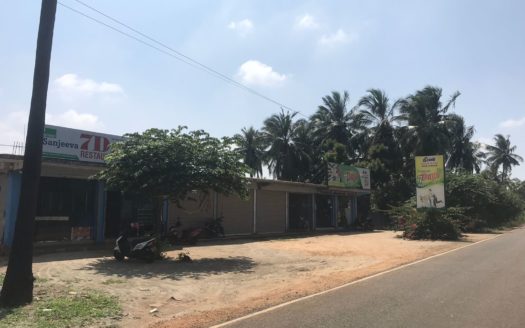 House and land for sale with commercial building at Punnalaikattuvan, Evinai Road.