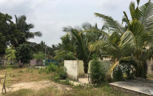 Land for sale in Kaithady East.