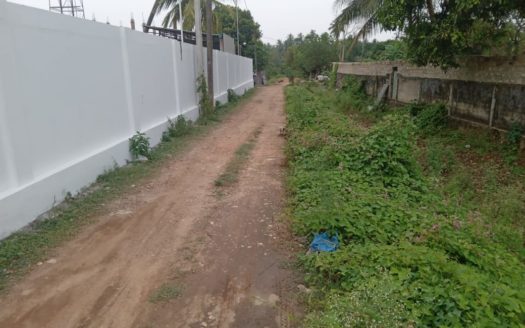 Land for sale in Kokuvil East (Near the new petrol station)