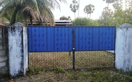 Land with house for sale at Nunavil