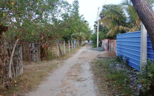 Land with house for sale at Nunavil