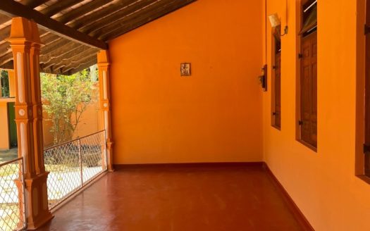 Beautiful house for sale 500 meters from kaddudai,manipay junction