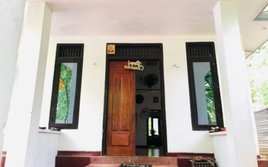 3 Bedroom with House for sale In Anaikoddai