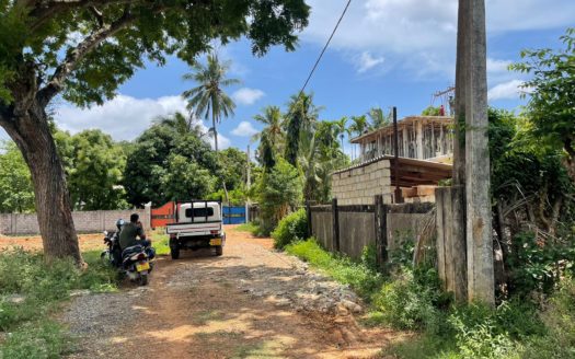 Land for sale in urumpirai