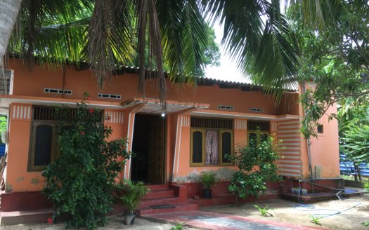 House for sale in Ariyalai