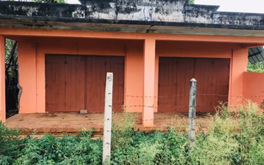 Land for sale in Thellippalai.