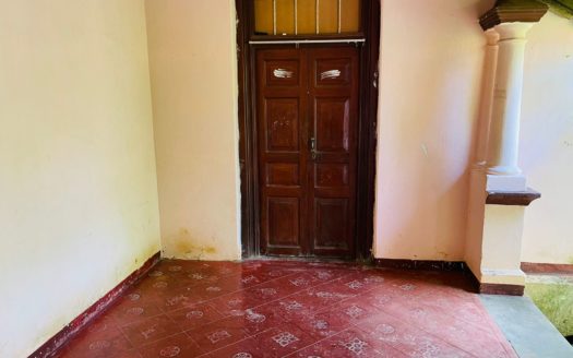 House for sale 100m from Urumpirai junction
