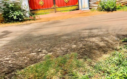 500 meters from Palali Road, house for sale on the side of Sivan Road in Urumpirai