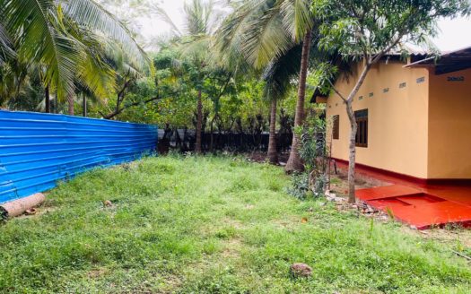 Land with newly built house for sale in Sankarathai