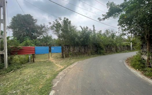 Land for sale in Chunnakam 100 meters from KKS road