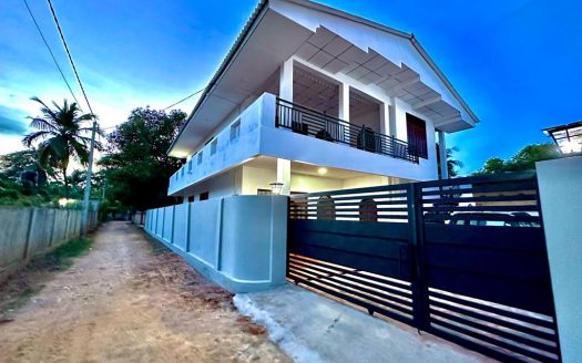 Apartment luxury house for sale behind sathosa near achuveli bus station