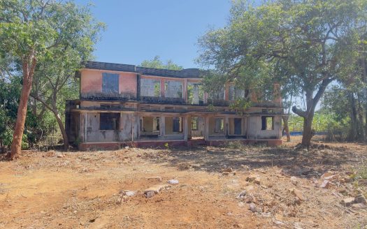 Land for sale in Thellipalai at near the 100 m from Kangesanthurai Road
