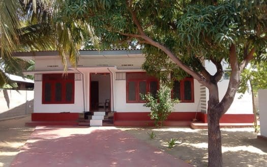 House for sale in Ariyalai