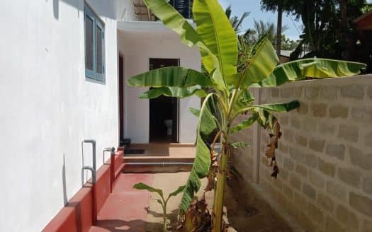 House for sale in Ariyalai