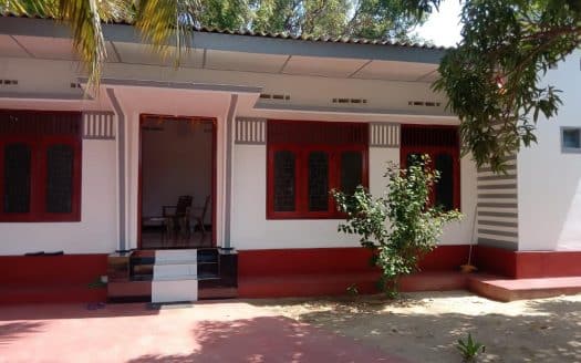 House for sale in Ariyalai