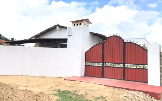 House for sale in Manipay Jaffna Road, Ottumadam