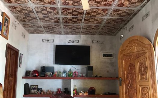 House for sale in Manipay Jaffna Road, Ottumadam