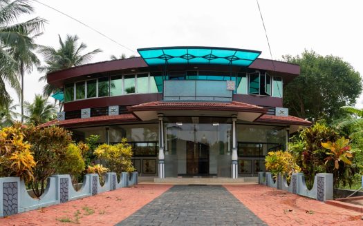 Luxury house for sale in Pandatharipu Hindu College Road