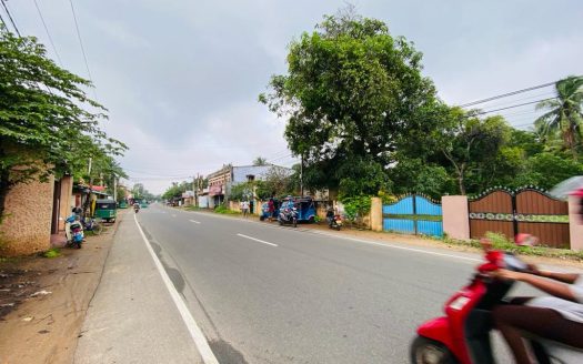 Road facing land for sale at kondavil