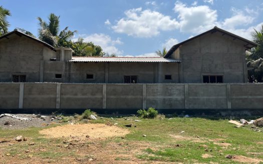 Land for sale in Echchamottai