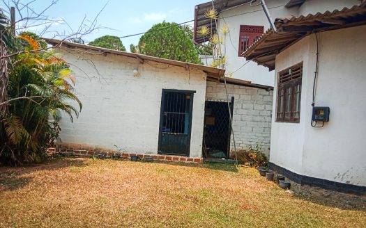 House with Shop for sale in Kandana
