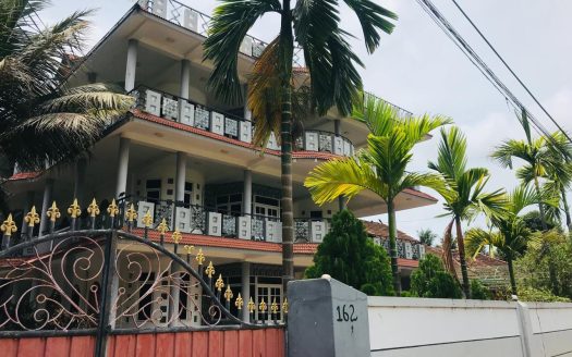 Beautifu House for Sale near David Street (Near St. Patirisiyar School).