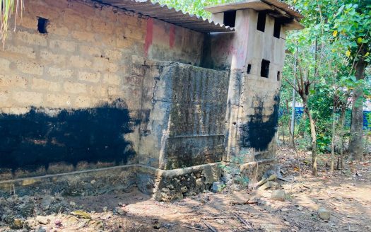 Land with old house for sale in Urumpirai Vagaiyadi
