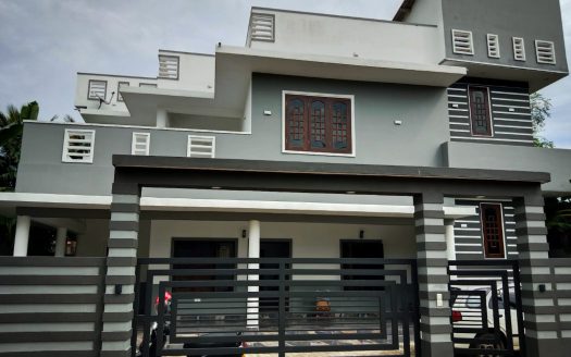 Fully tiled House for sale in Enderamulla,Wattala.