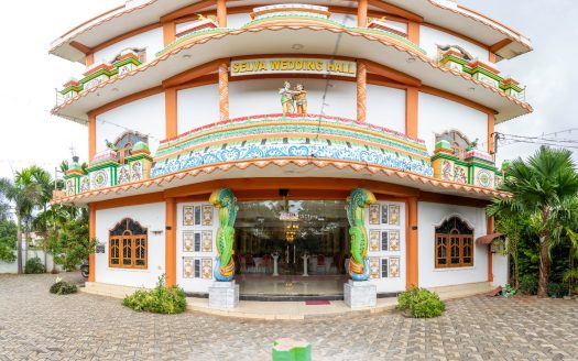 Road facing wedding hall for sale in Urumpirai
