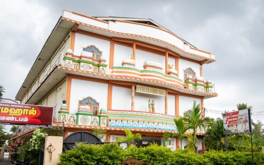 Road facing wedding hall for sale in Urumpirai