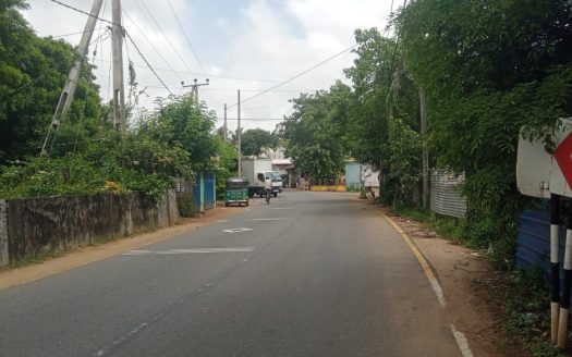 Land with house for sale on Urumpirai – Koppay main road