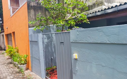 House for sale in Waidya Road, Dehiwala.