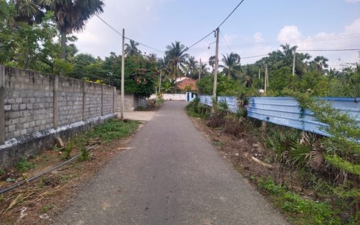 Land for sale in Kaithadi main road