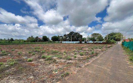 Land for sale in Kondavil.