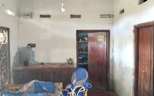 Land for sale with an old house in Sankarathai, Vaddukottai