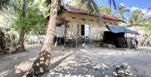 House for sale in Ariyalai