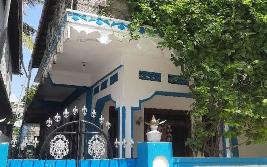 House for sale at 25 m from the main road in Talaimannar
