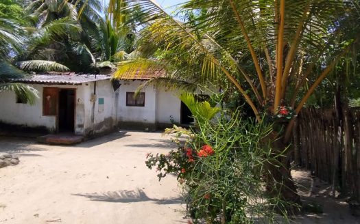 House for sale in Ariyalai