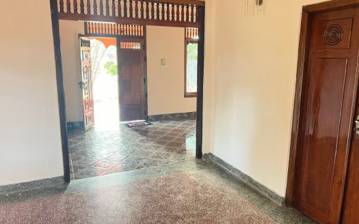 Commercial property for rent on Manipay Road
