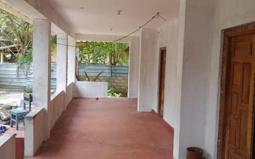 House for sale 100 meters from Puttur Road,Pointpedro.