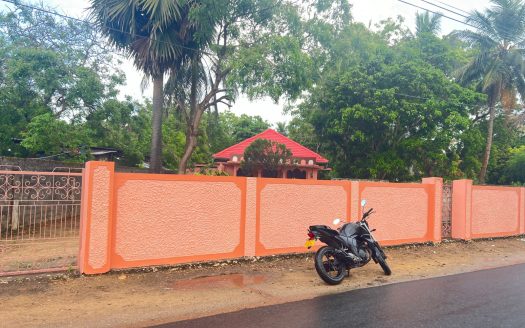 Commercial property for rent on Manipay Road